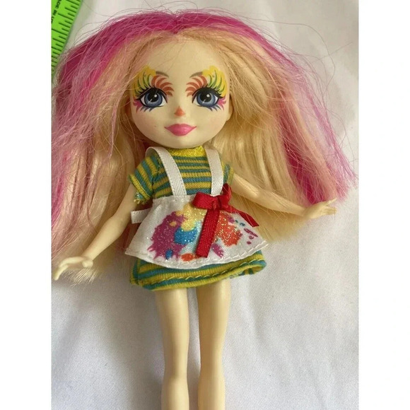 2018 Mattel Peeki Parrot 6” Enchantamals Doll - Picture 5 of 6